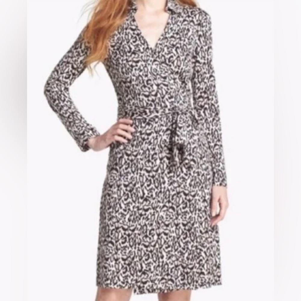 Diane Von Furstenberg Black and White Long Sleeve Wrap Sheath Dress size 2